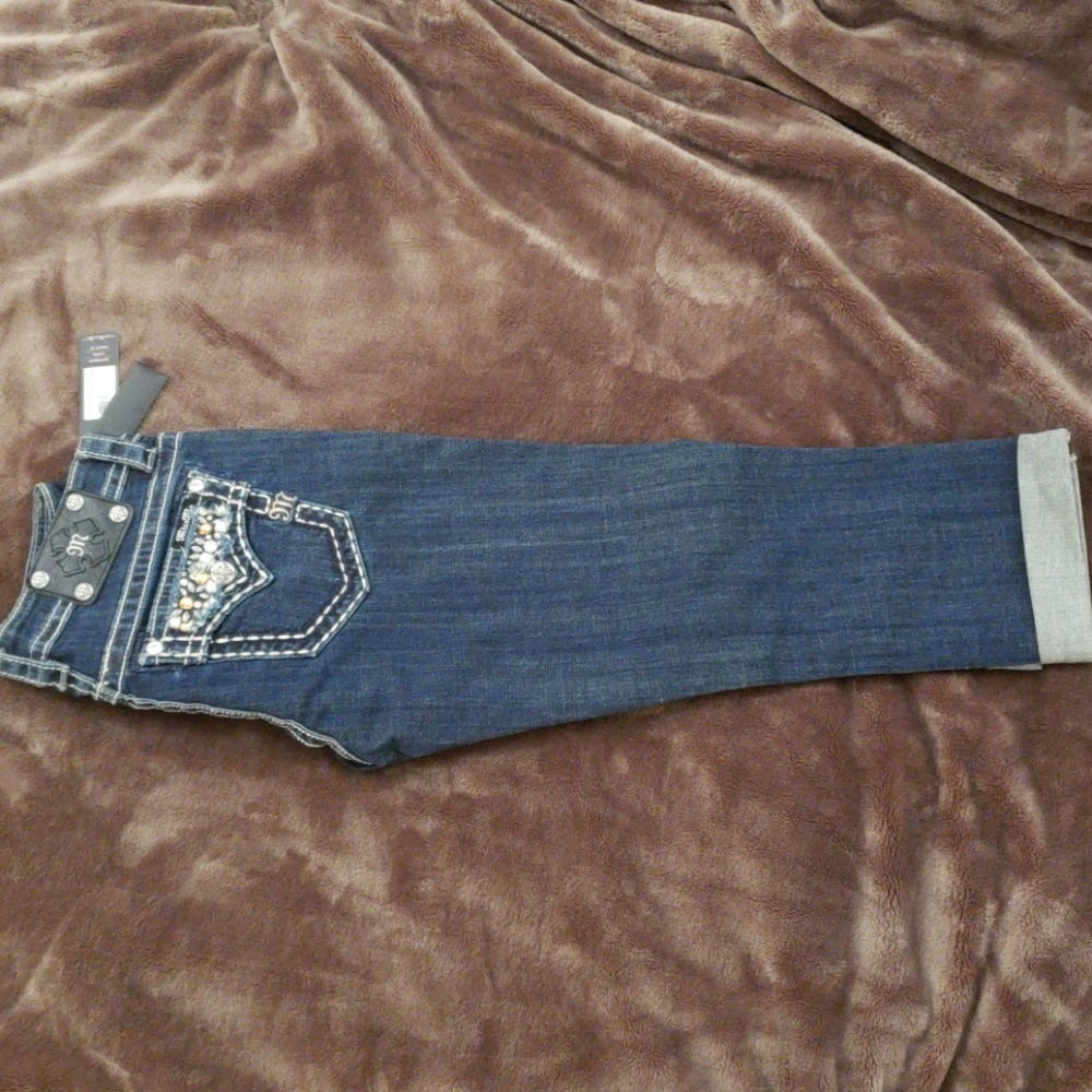Miss me cropped capris, new with tags!